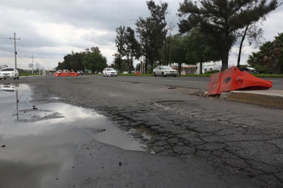 Secretaría de Infraestructura, Comunicaciones y Transportes dio un 'mejoralito' para tratar el 'cáncer' que afecta a la Carretera a Chapala.