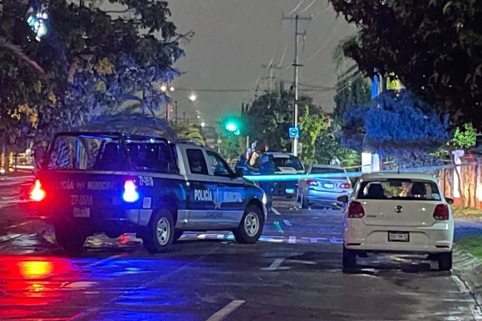 Las víctimas fueron encontradas sin vida al interior de un vehículo.