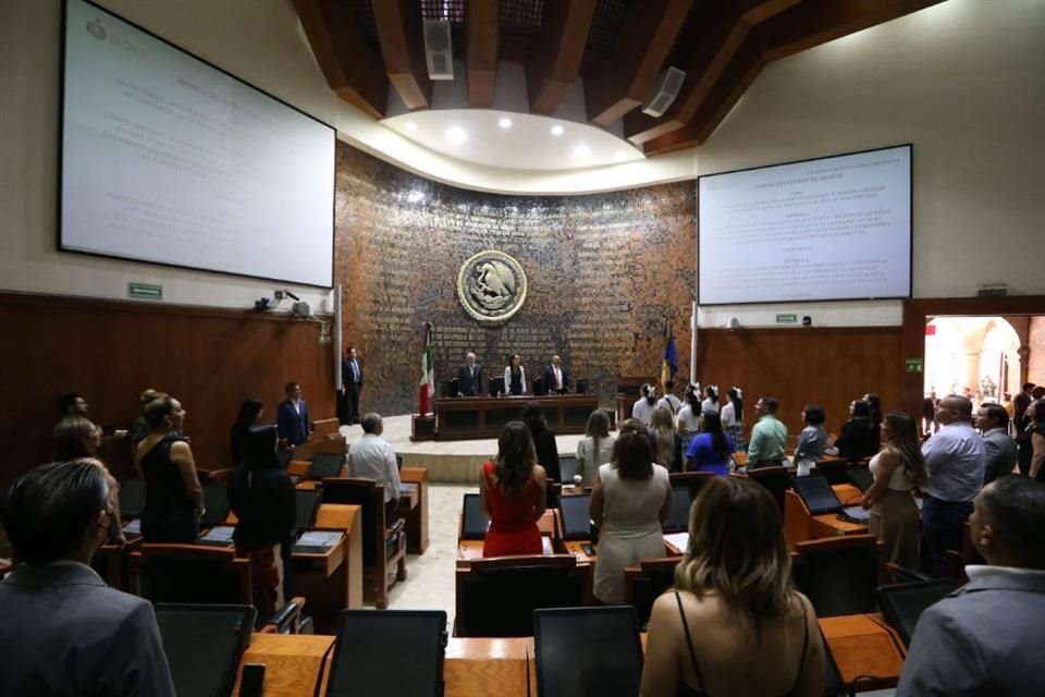 El Legislativo pretendía asignar a más tardar el 5 de agosto tres Magistraturas del TJA, pero se concedió una suspensión provisional.