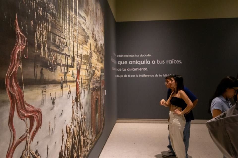 Más de 60 obras de distintos artistas jaliscienses, mexicanos y colombianos, españoles, argentinos, peruanos y de otras partes del mundo se unen en esta exposición.