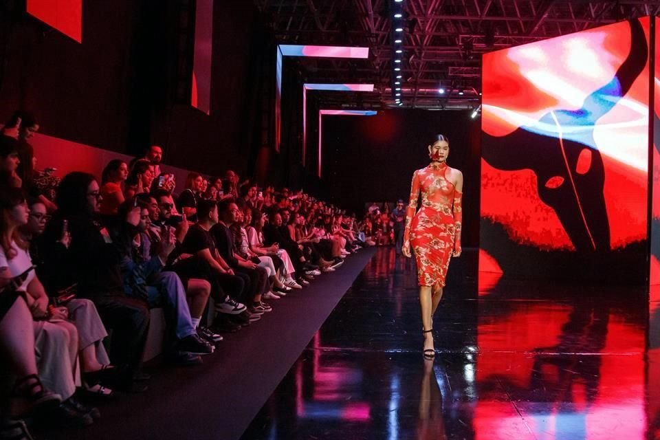 La pasarela inaugural estuvo a cargo de Zurce, del diseñador Daniel Herranz, con su colección 'Carmen'.