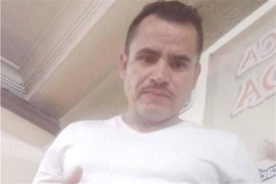 Desde hace una semana, familiares y amigos buscan a Miguel Antonio Serrano Galván, desaparecido desde el 10 de julio a cerca de la Glorieta Minerva, en Guadalajara.