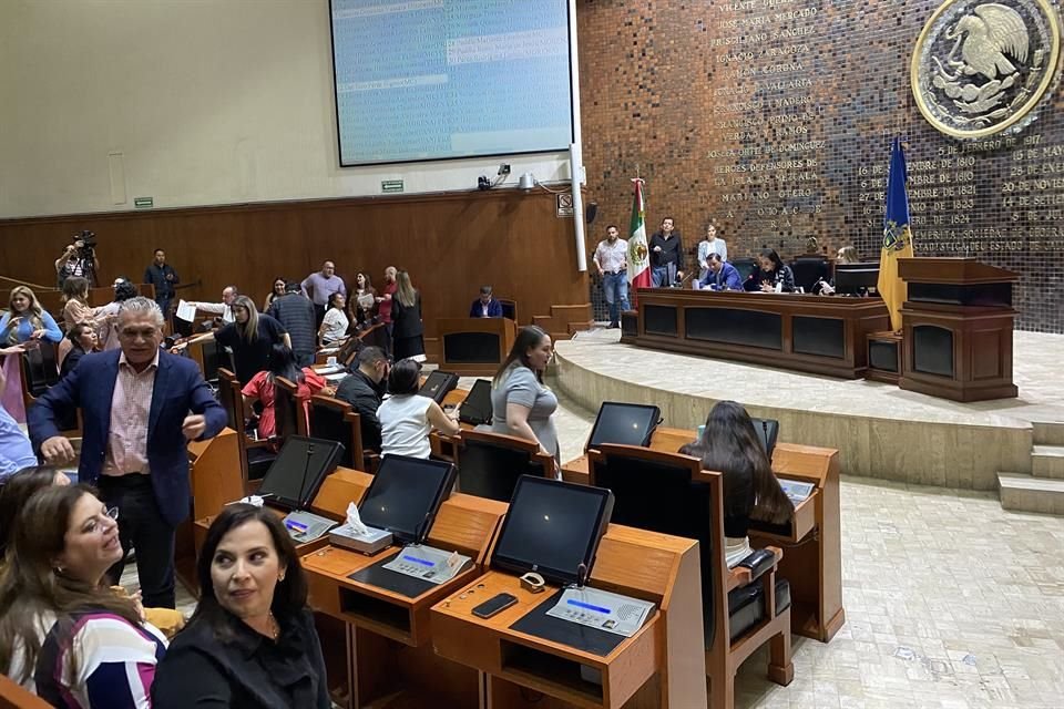 Diputados del Congreso local acordaron perdonar examen de control de confianza a una aspirante al cargo de Magistrada administrativa.
