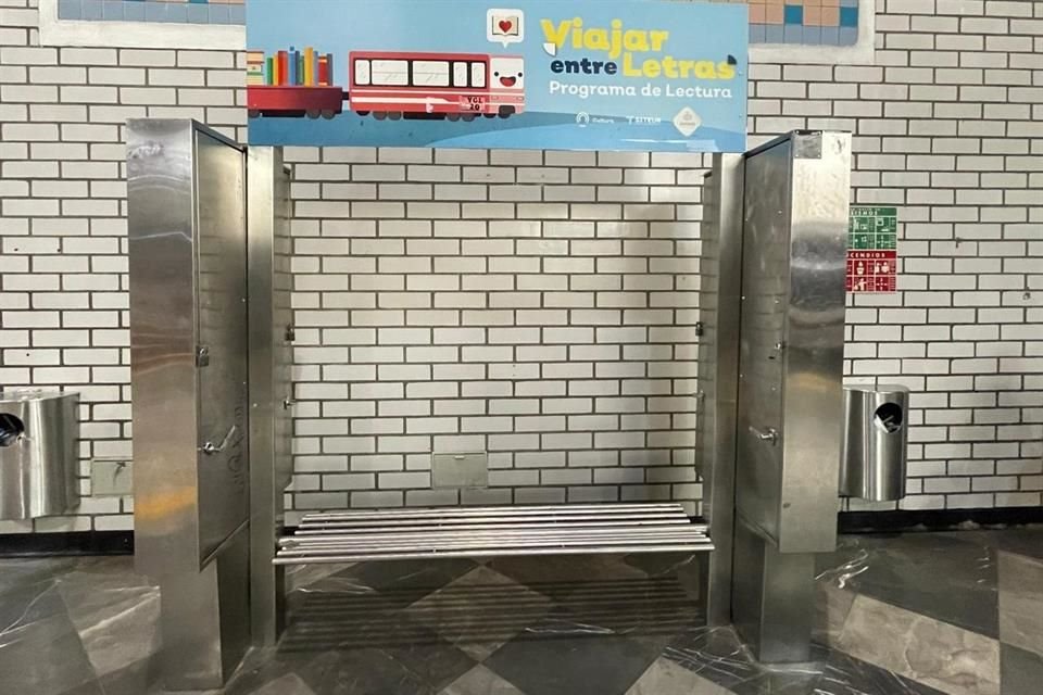El Tren Ligero de Guadalajara tiene un programa de préstamos de libros en la Estación Juárez de la Línea 1 de manera gratuita.
