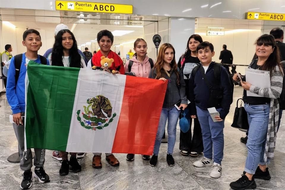 Los estudiantes fueron seleccionados para Liga de Matemáticas del Estado de Jalisco y después clasificaron para la Singapore International Math Olympiad Contest.