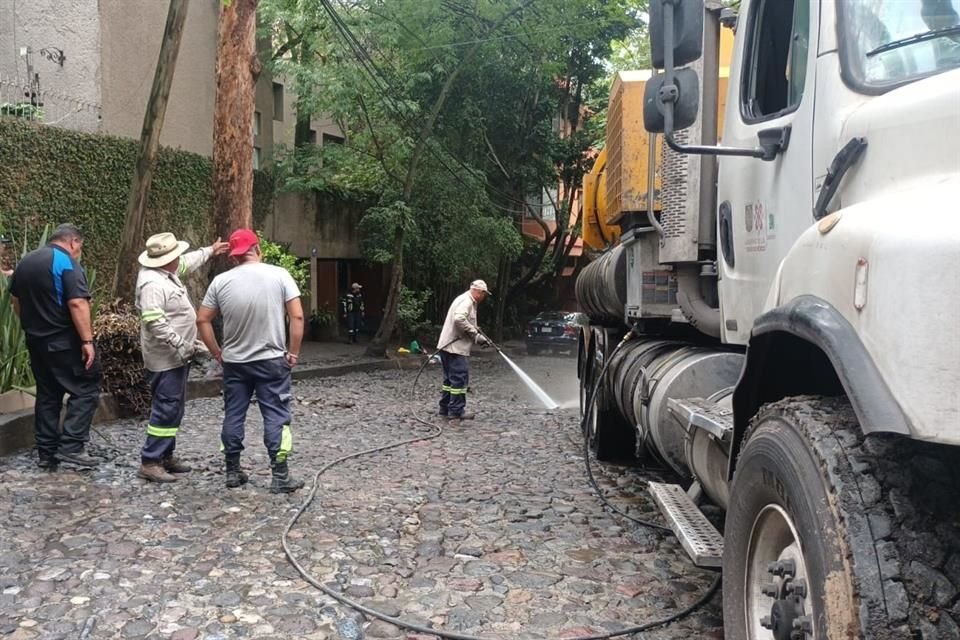 Los escurrimientos del Desierto de los Leones llegan a Residencial Atlamaya, por donde pasaba un río que fue entubado.  