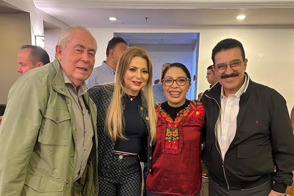 Leonel Cota, Claudia Delgadillo, Esthela Damián y Claudia Delgadillo.