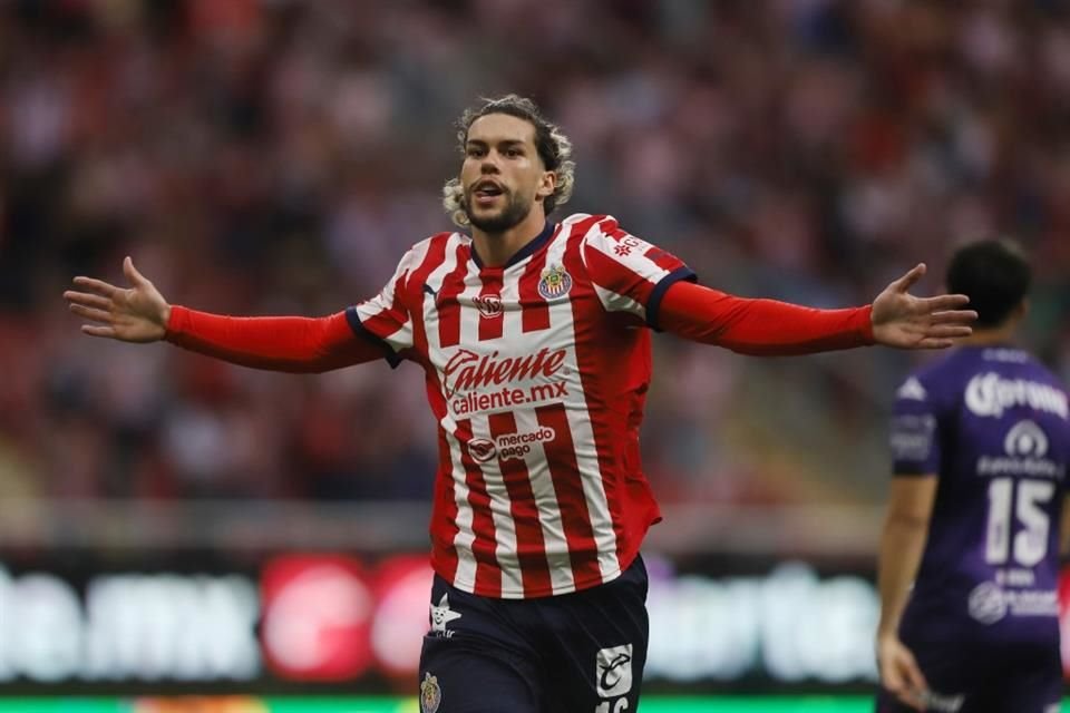 Cade Cowell anotó el primer gol de Chivas ante Mazatlán.