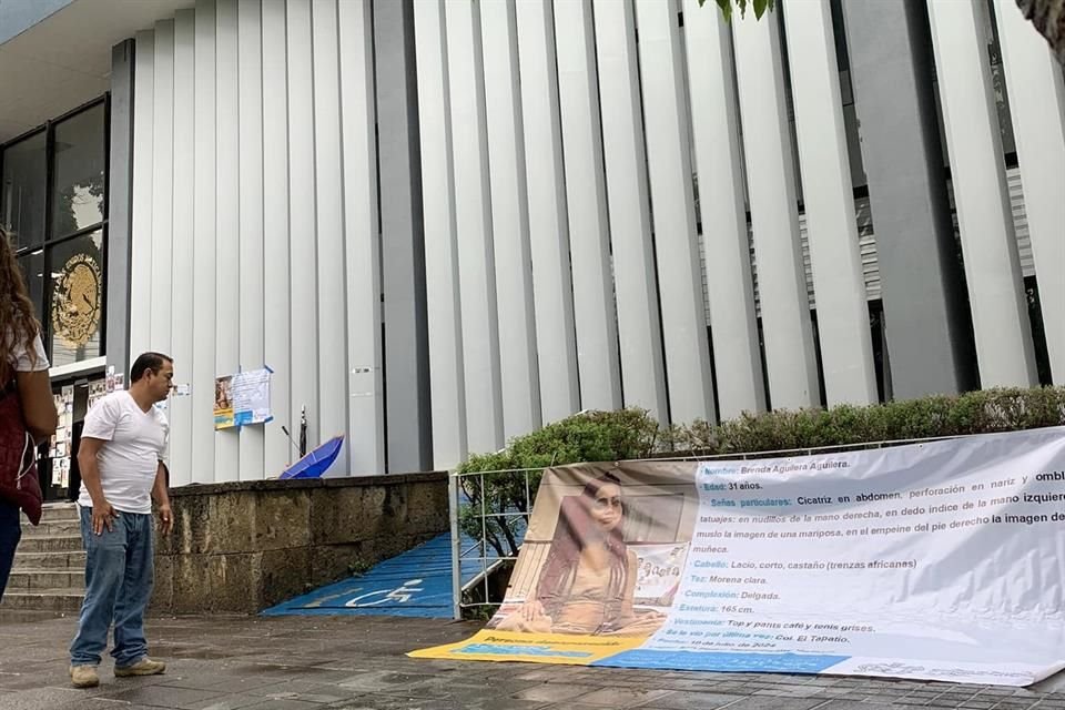 A 11 días, la familia decidió manifestarse la mañana de este domingo afuera de la sede central de la Fiscalía.