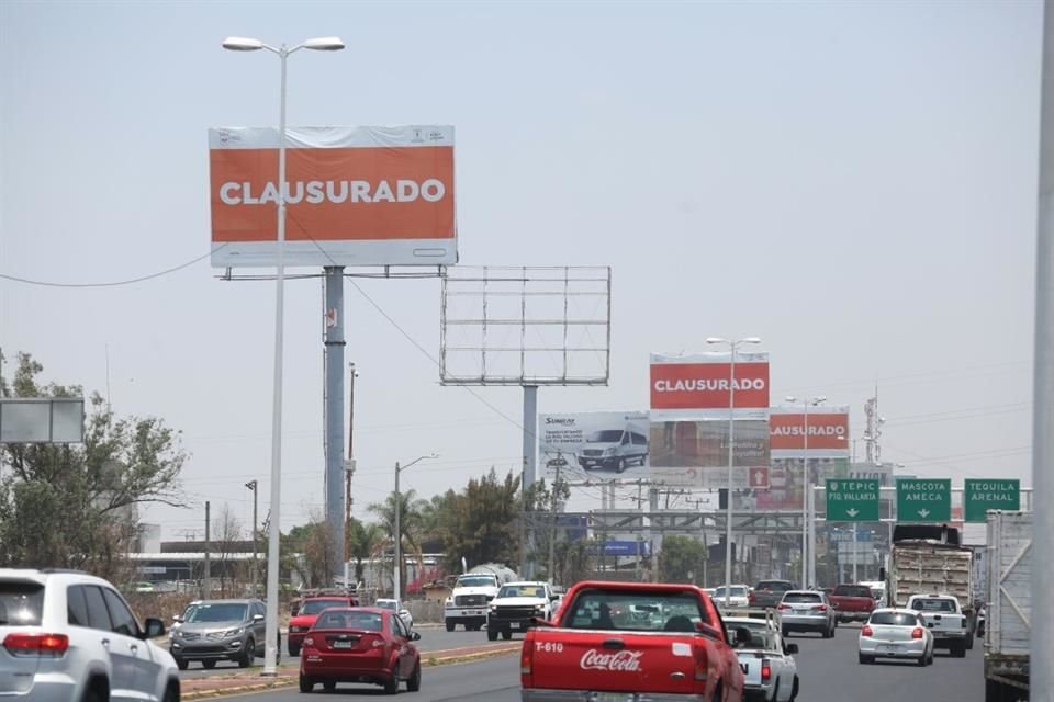 El Ayuntamiento de Zapopan autorizó ayer cambios para autorizar anuncios espectaculares, semiestructurales y en fachadas de negocios.