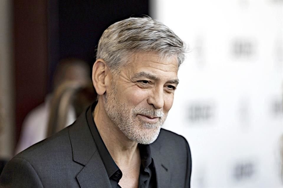Por haber contraído coronavirus a inicios de 2022, George Clooney dirigió parte de su película Remando como un Solo Hombre desde una tableta.