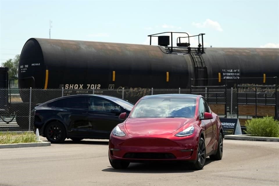 La medida podría paralizar la capacidad del Gobierno para investigar y regular la seguridad de los vehículos con sistemas de conducción automatizada, como el de Tesla.