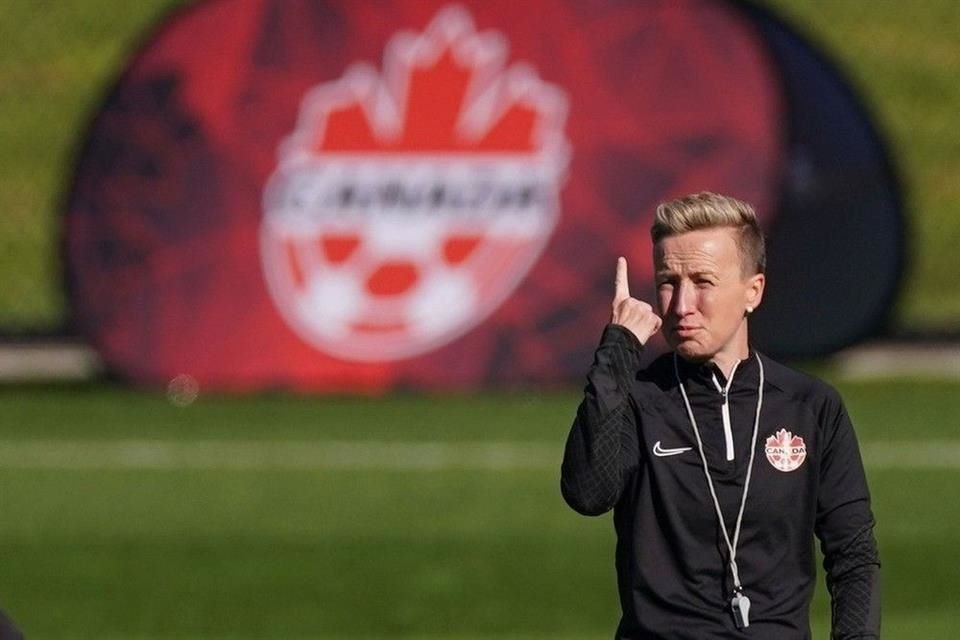 La entrenadora Bev Priestman no estará presente en el juego ante Nueva Zelanda.