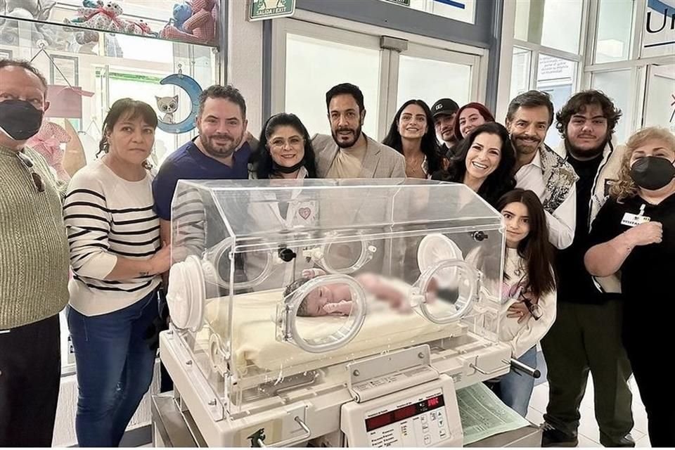 La pequeña Tessa reunió a la familia y las fotos ya circulan en redes sociales.