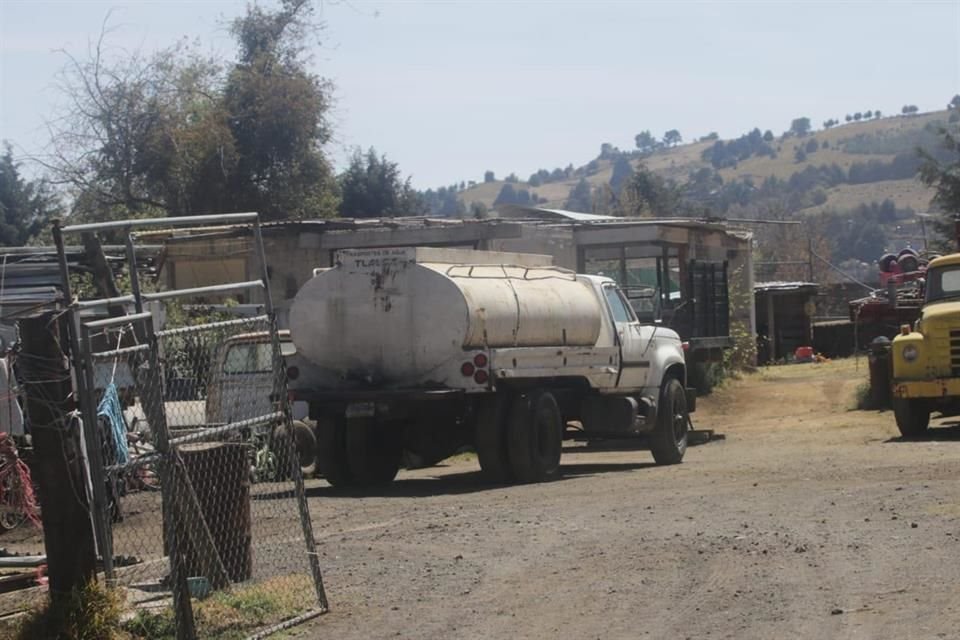 Los grupos criminales se han dedicado a robar y comercializar agua.