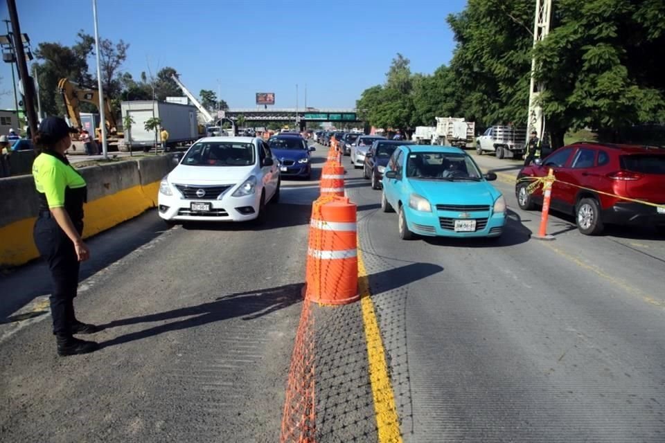 Actualmente funcionan tres carriles en López Mateos Sur.