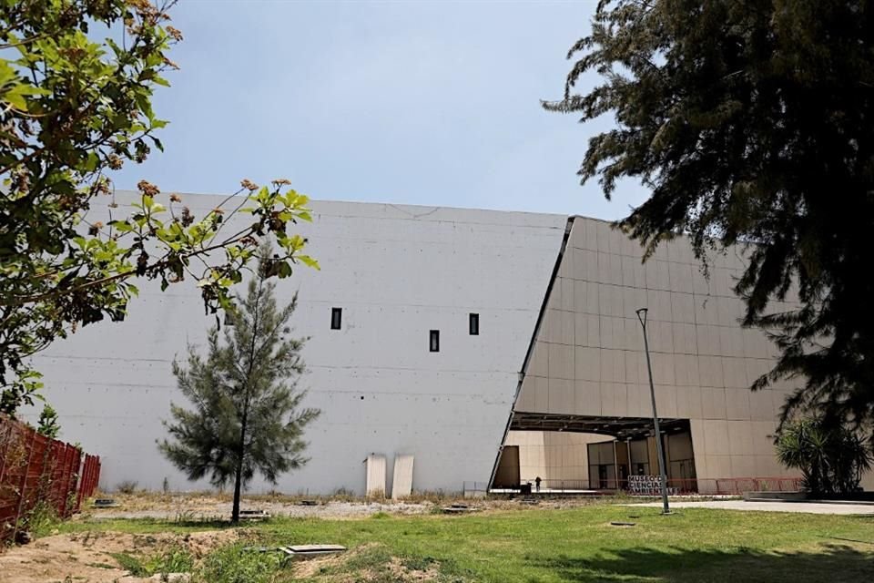 En ocho años, el Museo de Ciencias Ambientales (MCA) ha requerido mil 179 millones de pesos; va al 84% y lleva seis años de retraso.