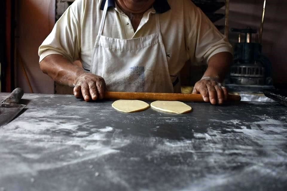 These employees could be hired under the salary-assimilated system, where the employer withholds income tax but does not provide employment benefits, he adds.