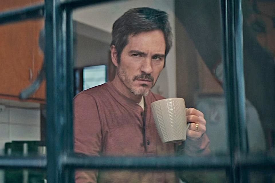 Mauricio Ochmann interpreta a Alan Bender