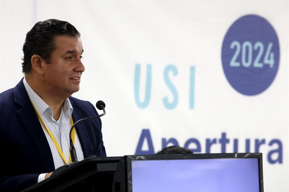 Secretario de Desarrollo Económico, Roberto Arechederra Pacheco.
