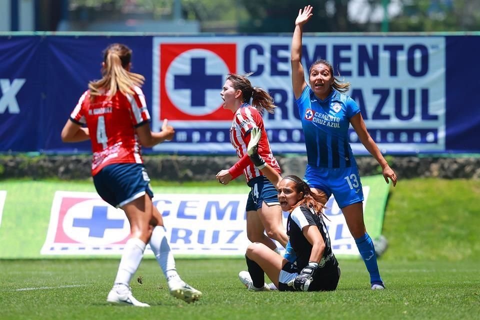 Chivas femenil enfrentó a Cruz Azul esta tarde.