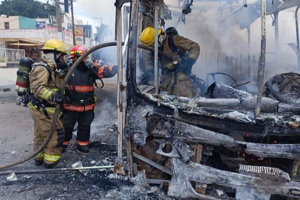 Los bomberos sofocaron el fuego y reportaron que no hubo personas lesionadas.
