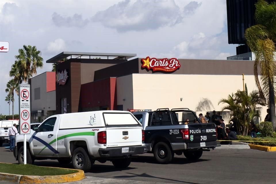 'El 53' fue ejecutado en el Carls Jr. de Plaza Galerías.