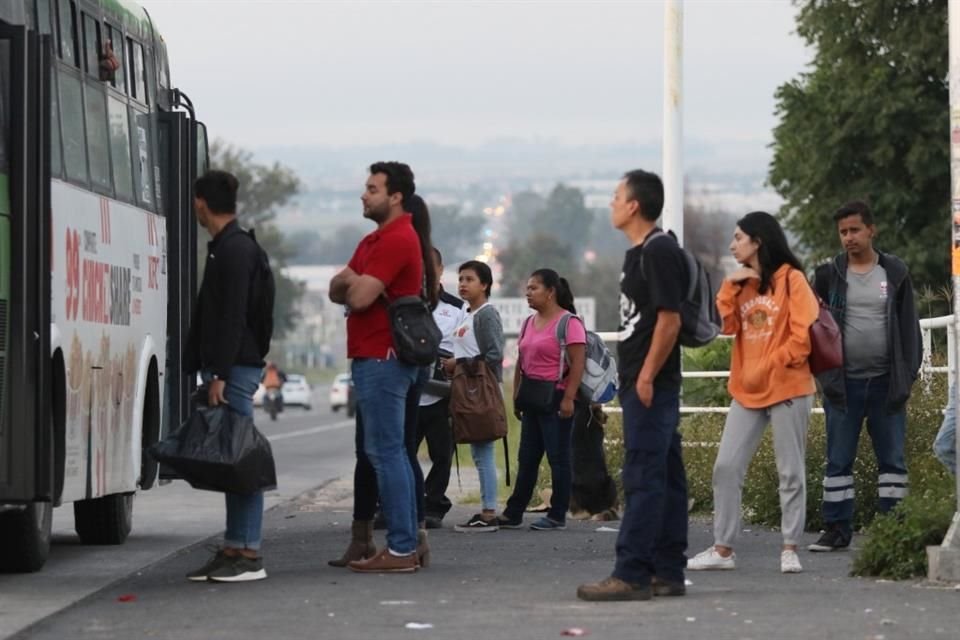 Para disminuir el gasto en transporte público de vecinos de la zona norte de Zapopan, el Congreso de Jalisco solicitó un subsidio federal.