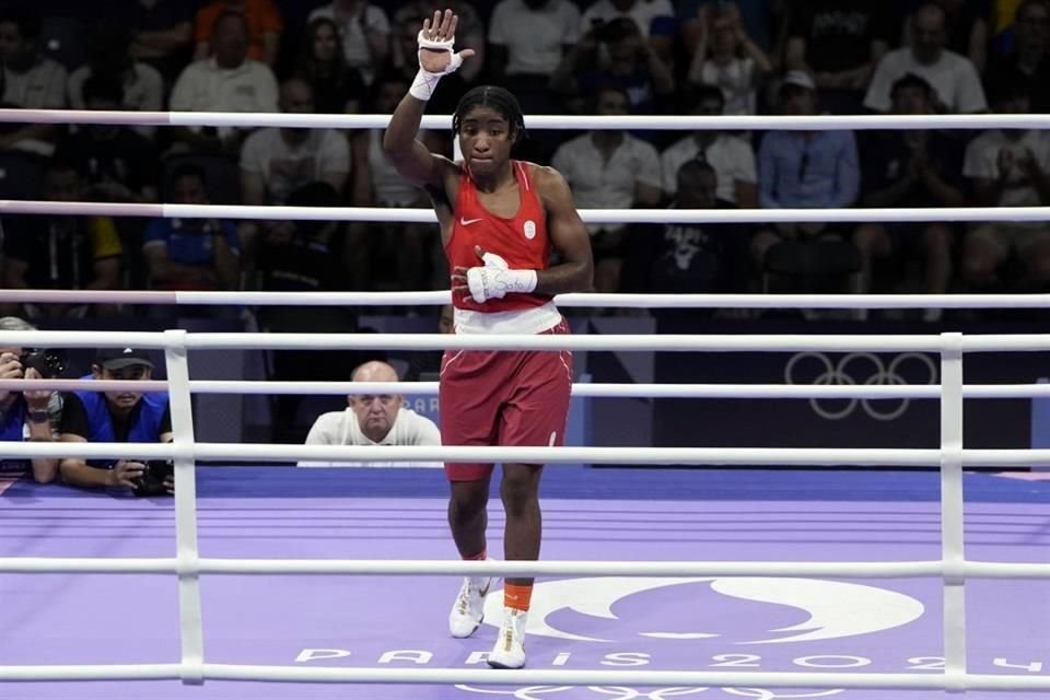 Cindy Ngamba, integrante del Equipo Olímpico de Refugiados, aseguró medalla en París 2024.
