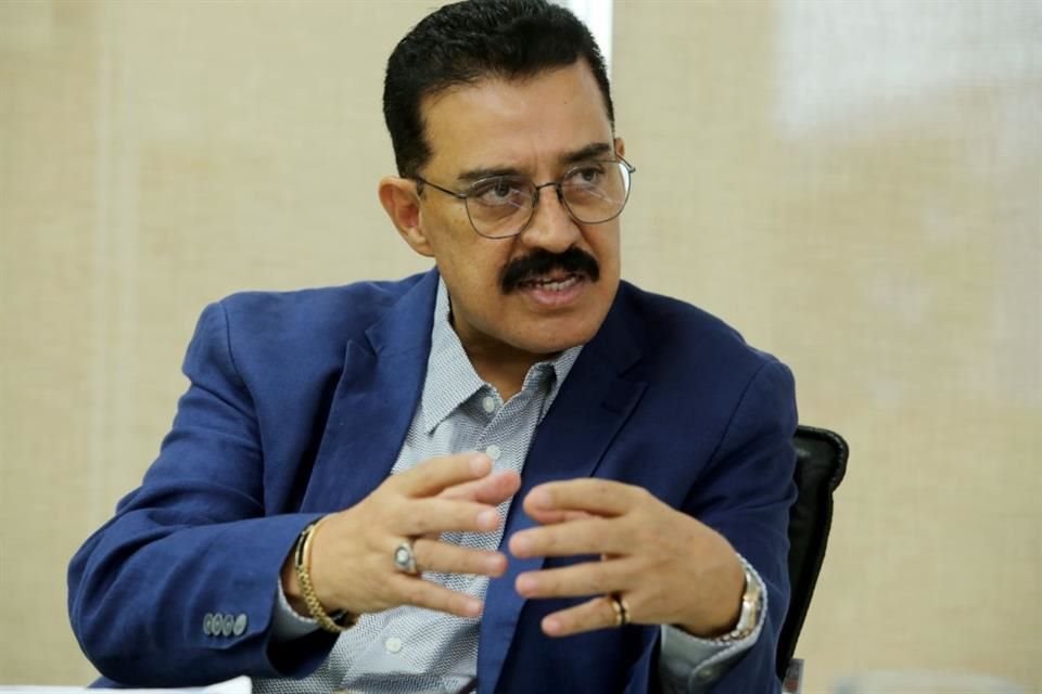 El proceso de renovación de la dirigencia en Morena en Jalisco se llevará a cabo en unidad, confió el senador electo Carlos Lomelí.