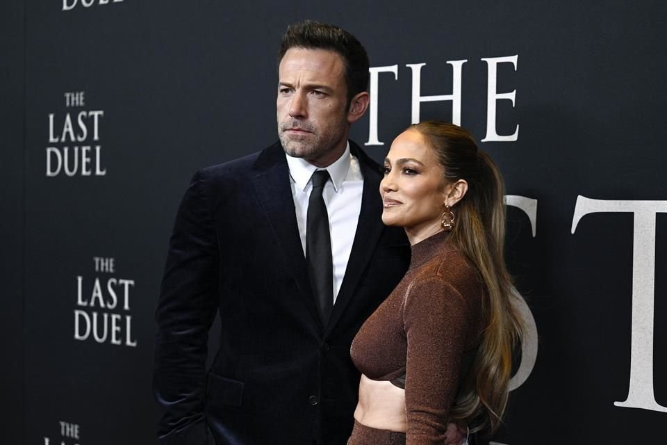Sin responder llamadas y mensajes, Affleck y Lopez estarían obstaculizando el proceso de divorcio.
