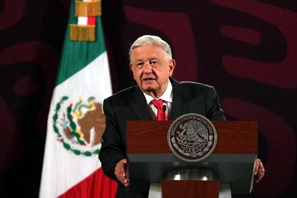 El Presidente López Obrador dijo que la refinería de Dos Bocas ya produjo, desde ayer, el equivalente a 10% del consumo nacional de combustible.