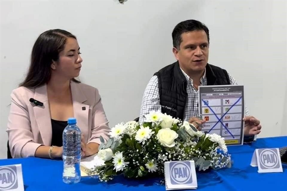 Elia Barba, ex candidata panista a la Alcaldía de San Diego de Alejandría y Juan Pablo Colín, dirigente estatal del PAN.