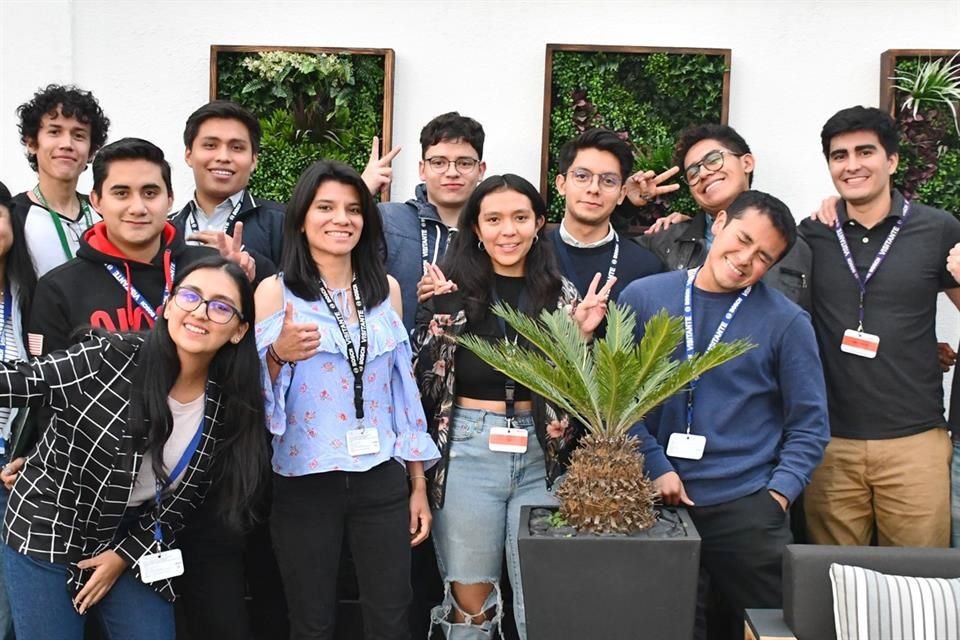 El programa MaxCellence de Fundación Robert Bosch México, tiene como objetivo apoyar a estudiantes de universidades públicas con excelencia académica y necesidades económicas.