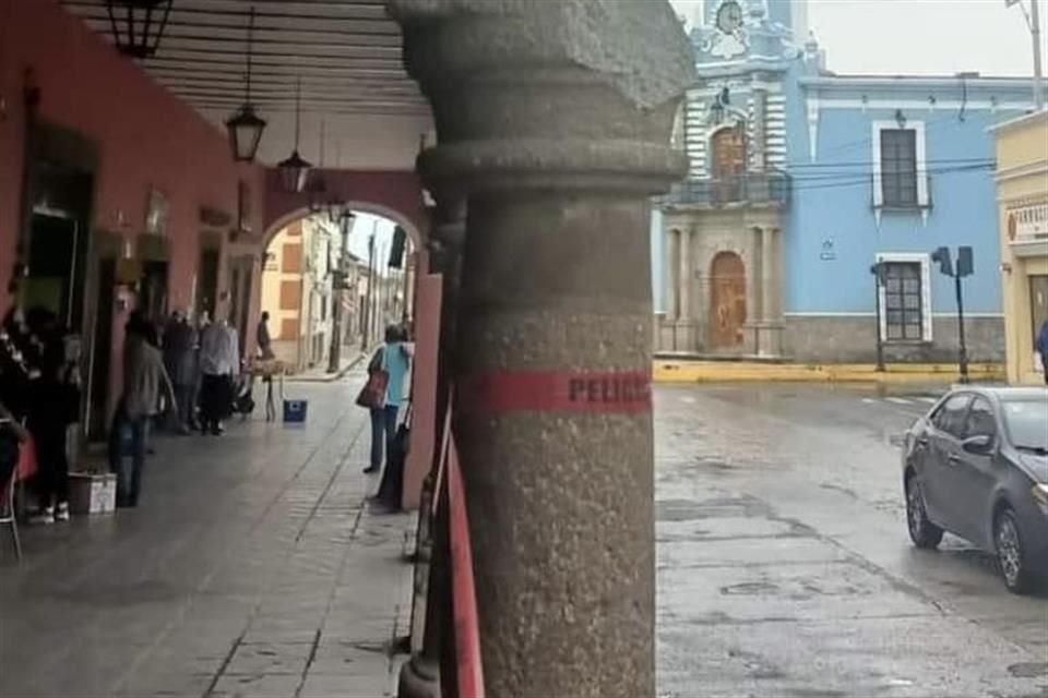 Estado de los portales neogóticos del centro de Sayula.