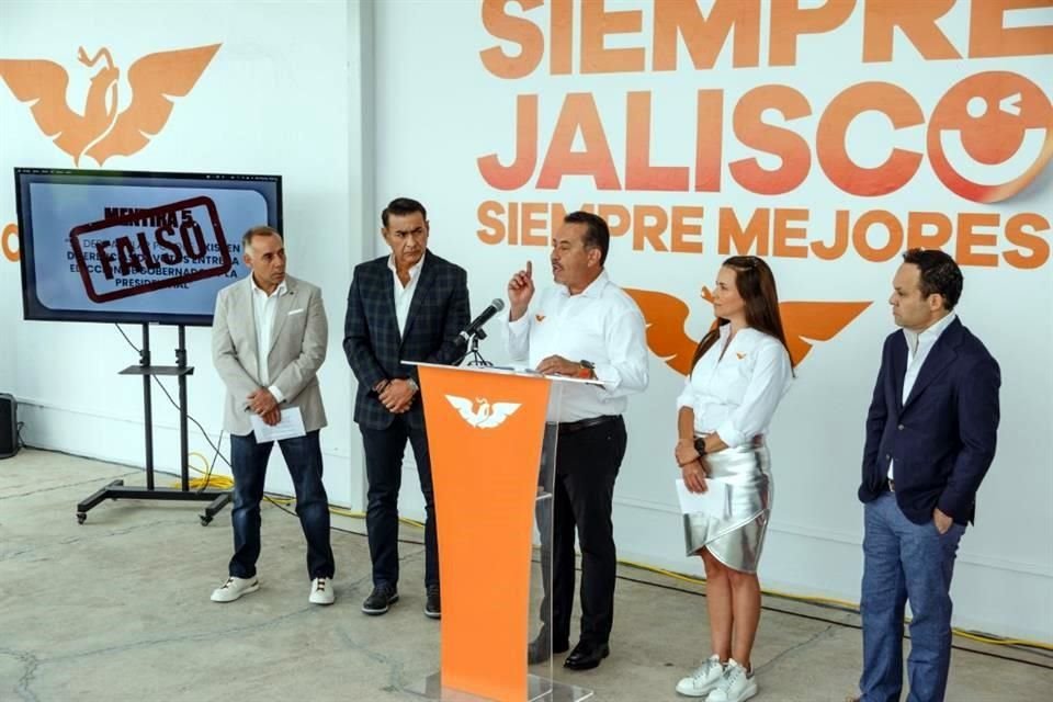 Manuel Romo (centro), coordinador operativo estatal de MC, señaló 5 puntos donde, a su juicio, Morena miente sobre los comicios.