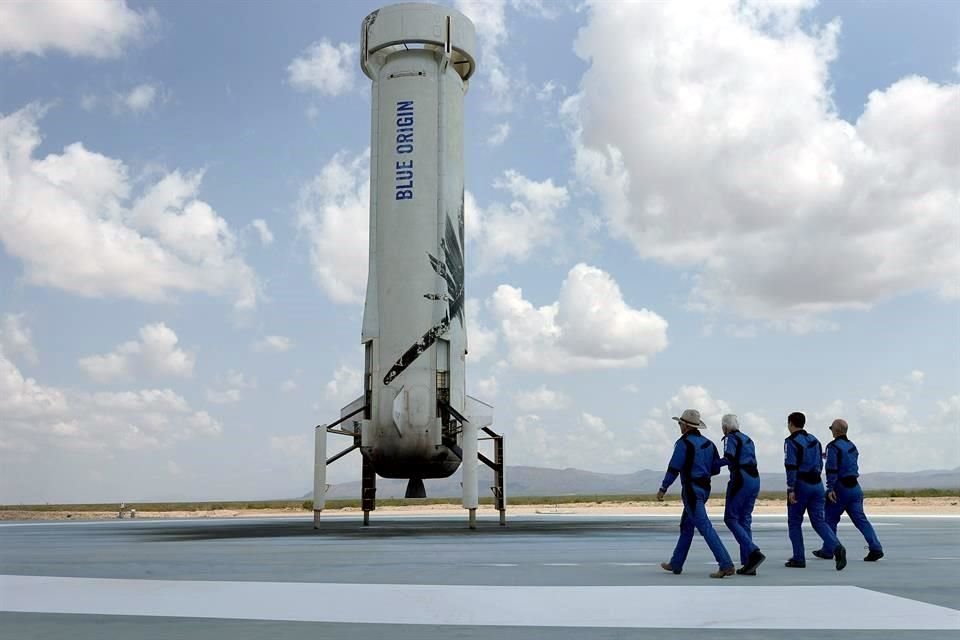 Blue Origin lanzó tres misiones tripuladas con New Shepard el año pasado, así como un vuelo de investigación de carga. 