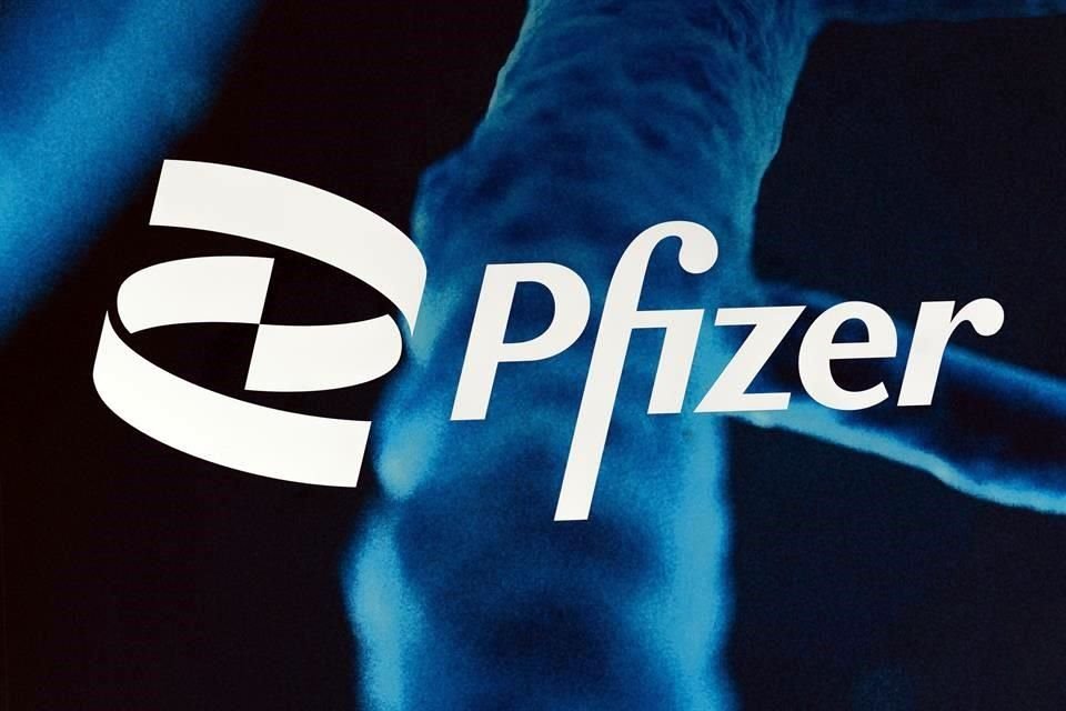 Pfizer también elevó sus perspectivas de ventas y beneficios anuales.