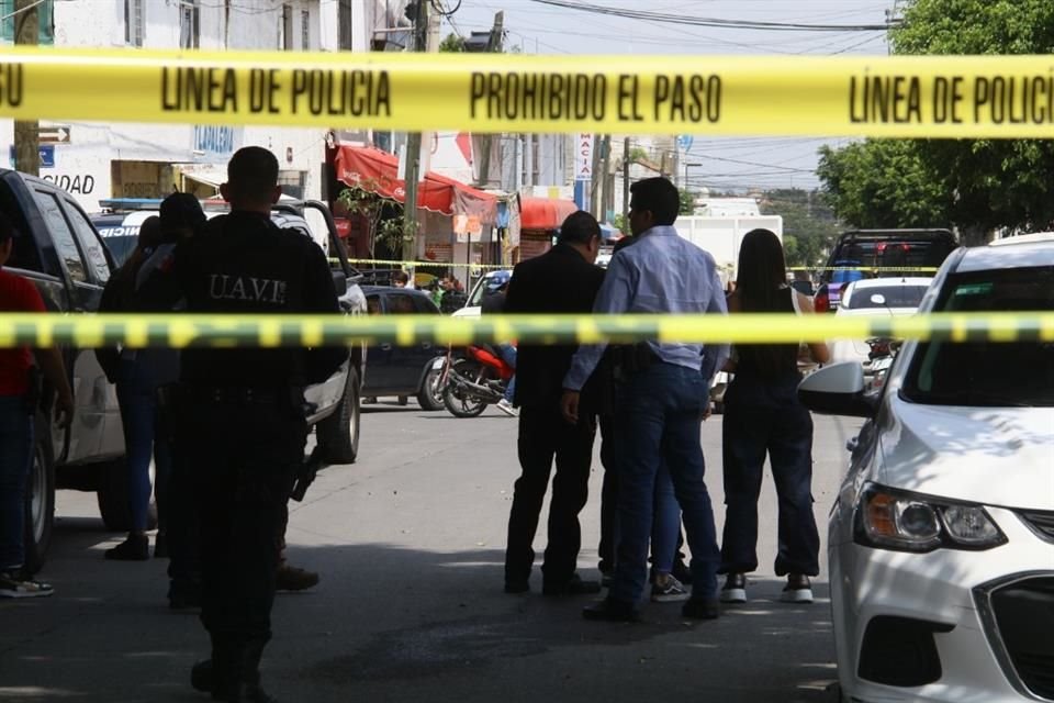 Los cadáveres encontrados en Colonia Miramar, tenían heridas de arma blanca y en la escena del crimen se encontraron dos cuchillos.