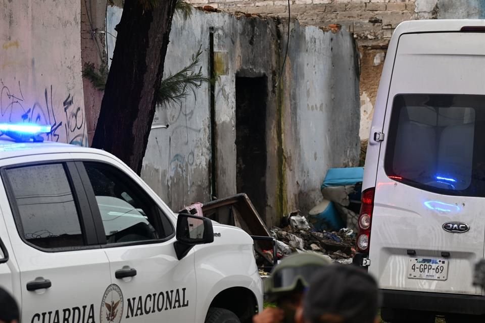 Las labores de búsqueda en la fosa localizada en la Colonia Paraísos del Colli, en Zapopan, terminaron con el hallazgo de 50 bolsas, presuntamente, con restos humanos y tres cadáveres.