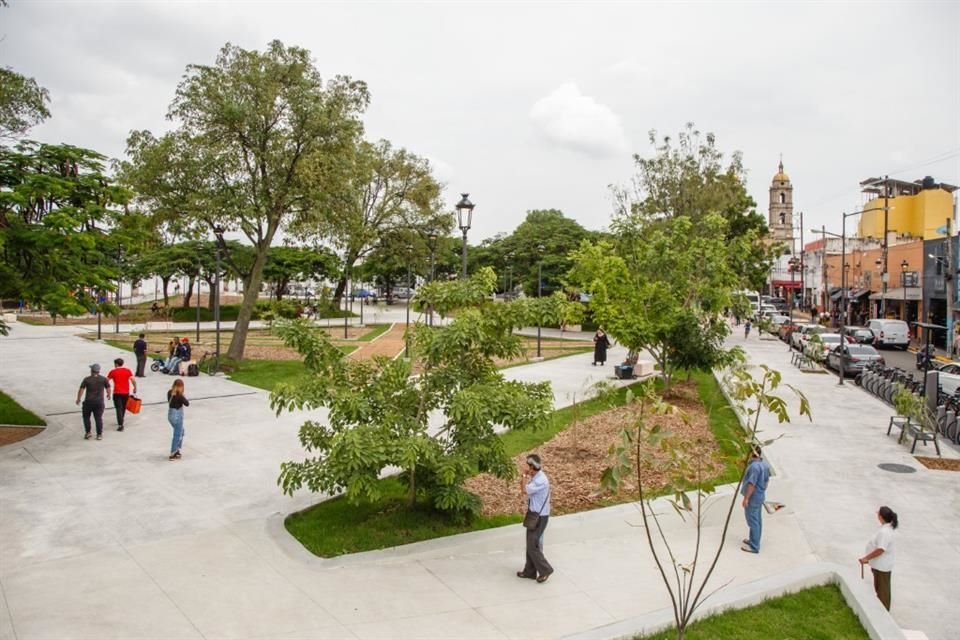 El Jardín Cabañas se encuentra entre el Mercado San Juan de Dios y el Museo Cabañas.