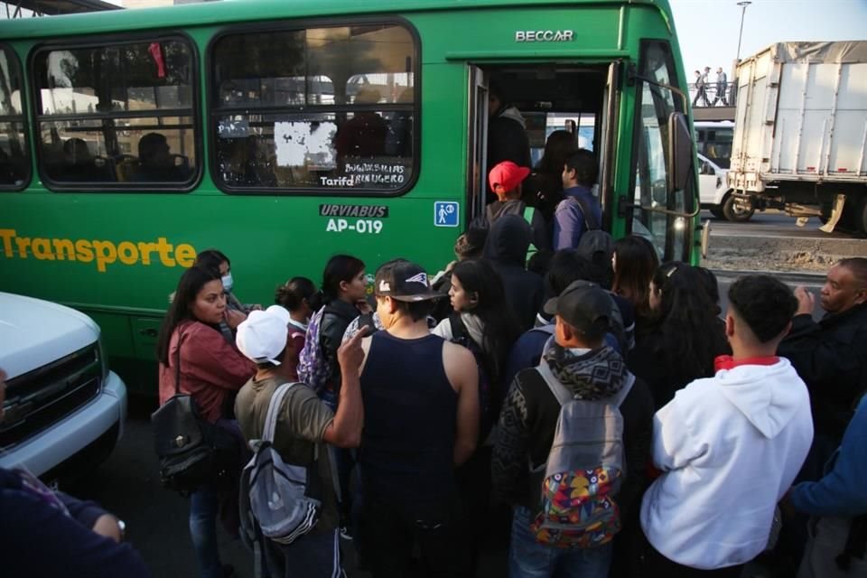 El 23 por ciento de los usuarios asegura que espera más de 15 minutos las unidades del transporte público. 