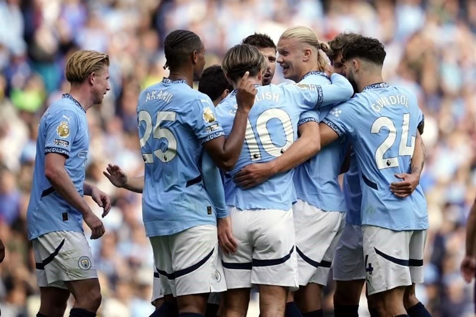 Earling Haaland anotó tres goles en el encuentro para ser la figura del Manchester City.