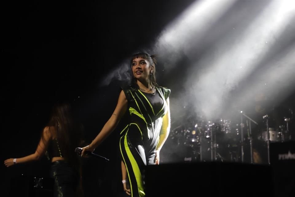 María Becerra dio un show lleno de baile en el festival Hera, donde agradeció a sus fans el apoyo a su carrera.