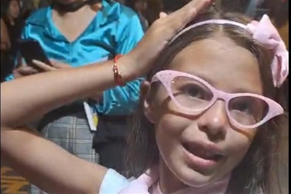 Sofi acude al cierre de vaselina.