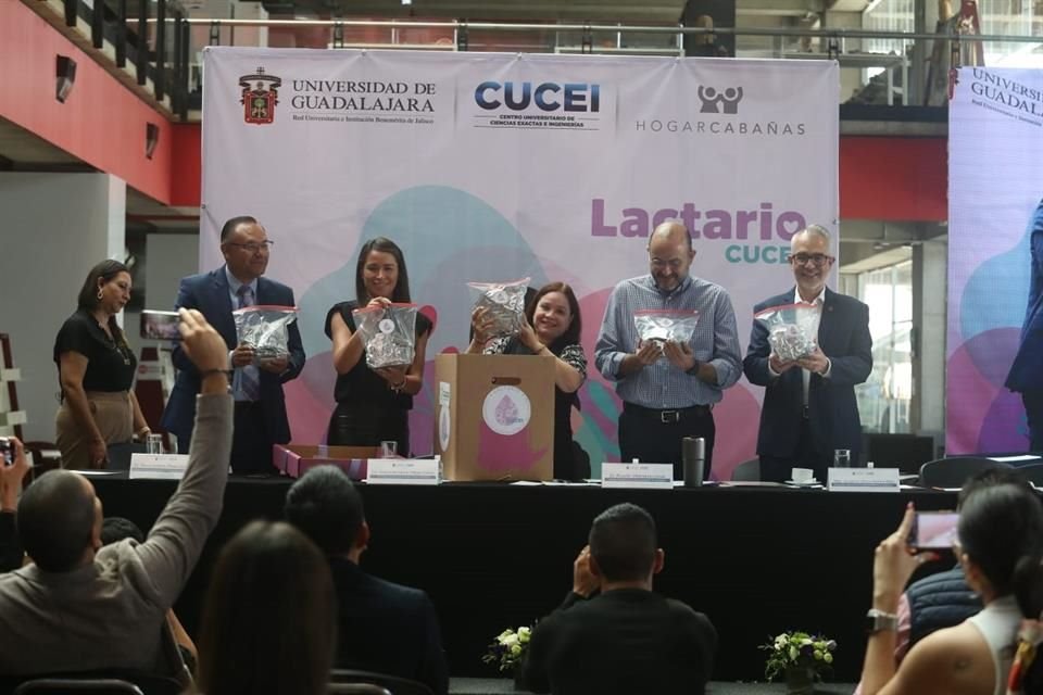 El Laboratorio de Investigación Leche Humana (LILH) de la Universidad de Guadalajara hizo la donación a Hogar Cabañas.
