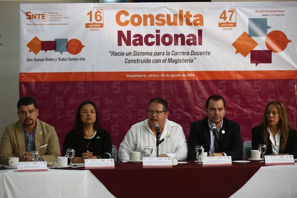 Ilich González, señaló que cuando se hicieron los cambios a la Ley General del Sistema, se encontraron con 'piedras' que complicaba el crecimiento de los docentes.
