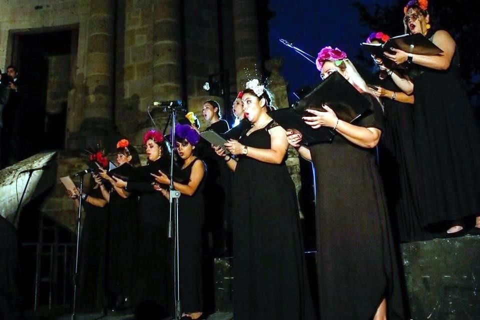 Coro Municipal de Zapopan y cantantes independientes acusan falta de pago, luego de su participación en el Festival Cultural de Mayo.