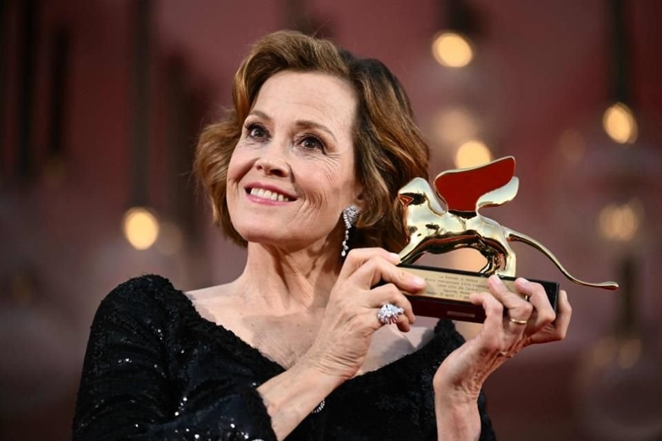 Sigourney Weaver tiene 74 años.