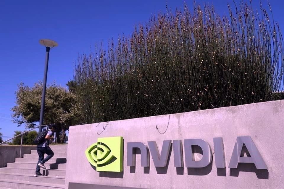 Las acciones de Nvidia caían tras un pronóstico de ingresos que se quedó corto de algunas de las estimaciones más optimistas.